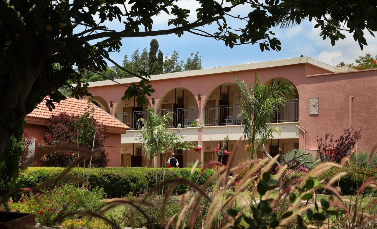 Shaar Hagolan Kibbutz Country Lodging Exterior foto